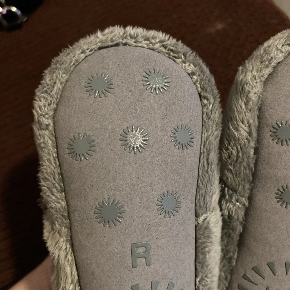Uggs Infant Bixbee Booties Furry‎ Gray Boots Size 4/5 EUC